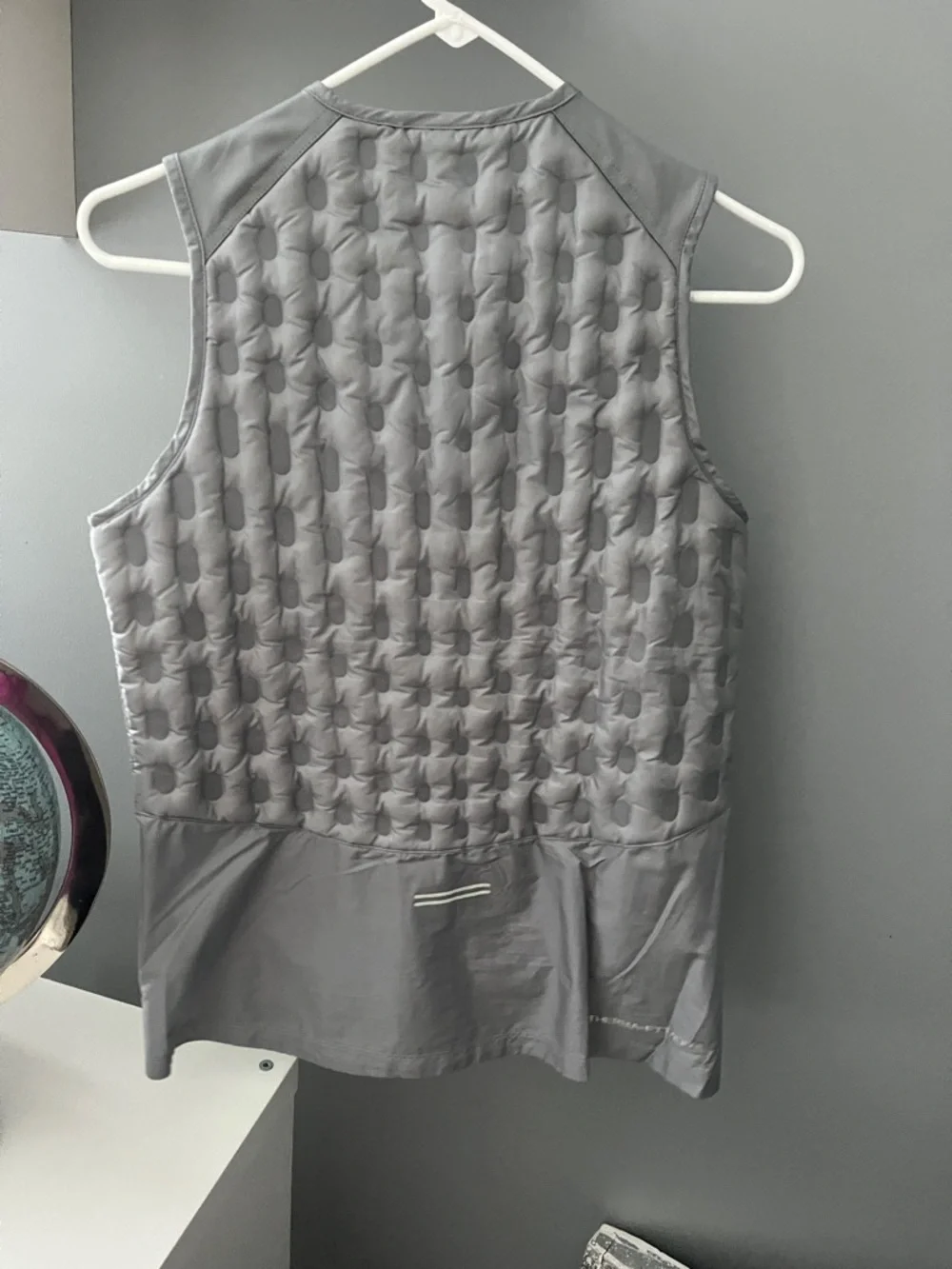 Nike Grey Quilted Lightweight Sleeveless Vest - Picture 3 of 4